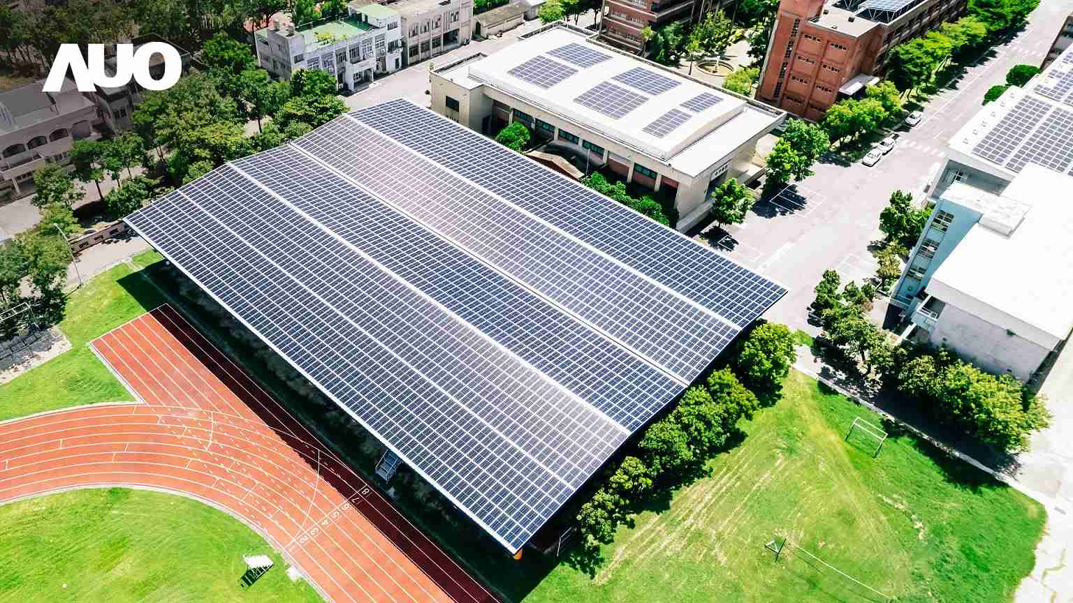 william威廉中文官网SunSteel光电整合型浪板具备快速安装、、、轻量化优势，，，可提升15%发电效能，，通过国际IEC与台湾VPC认证安全、、防漏、、耐候标准